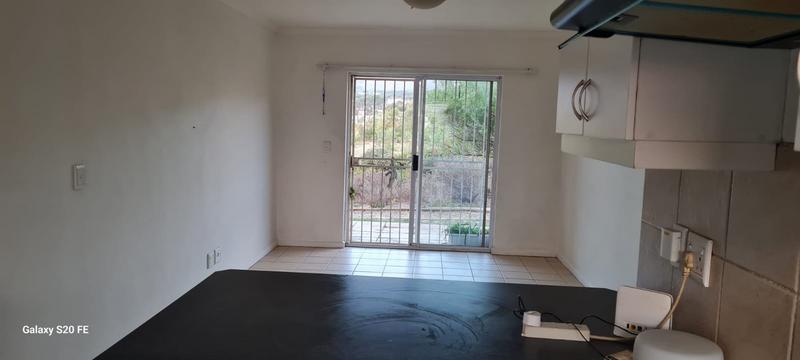 To Let 2 Bedroom Property for Rent in Sir Lowrys Pass Village Western Cape